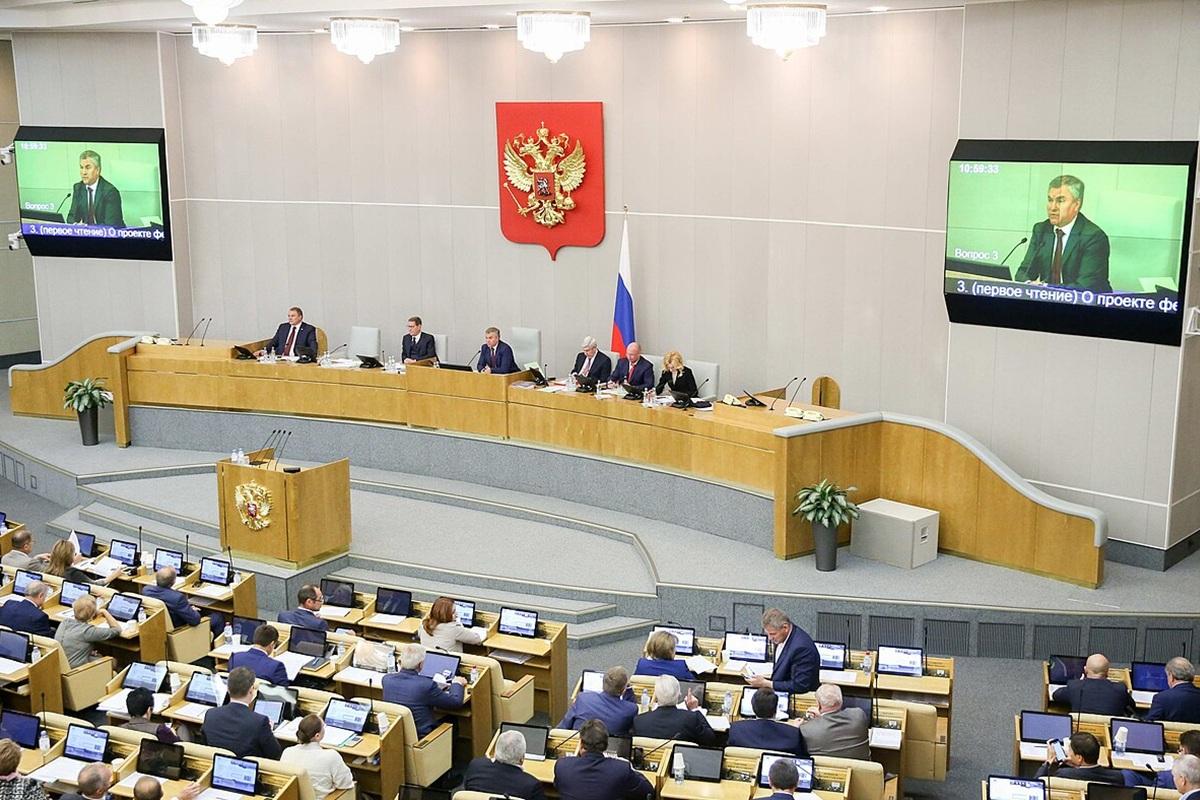 Госдума рассмотрит повышение долгового порога для запрета на выезд за границу