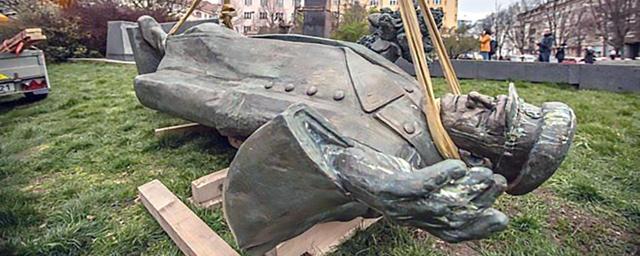 В Чехии возложили вину за снос памятника Коневу на Россию