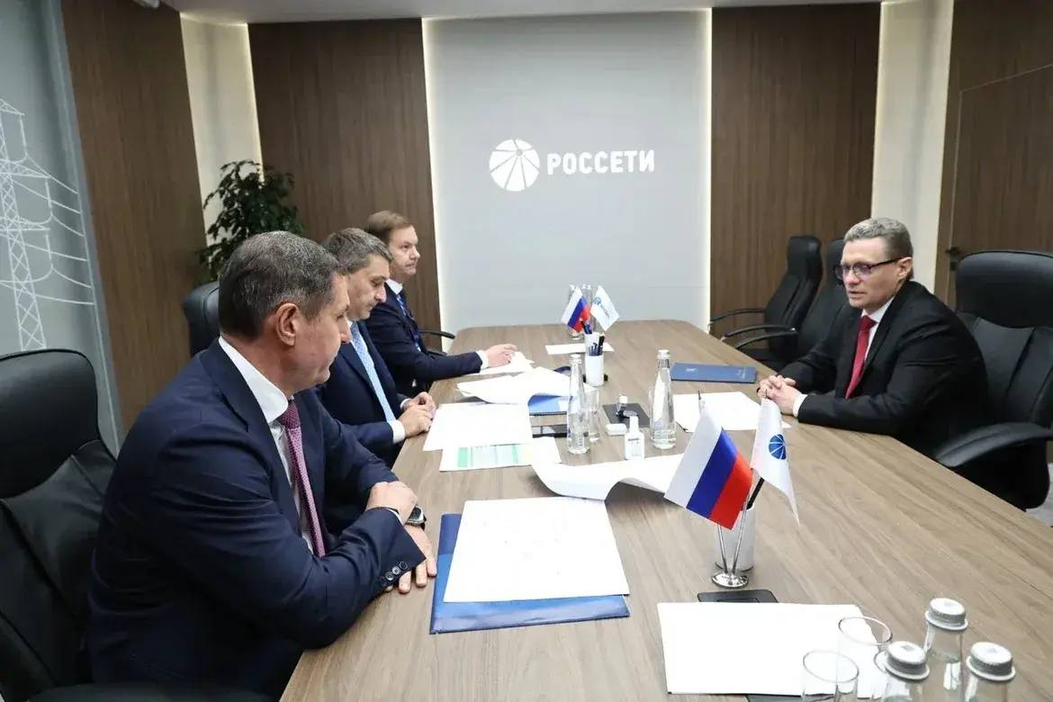 Губернатор Георгий Филимонов в рамках ПМЭФ-2026 обсудил с главой Группы «Россети» Андреем Рюминым совместную работу по повышению эффективности сетевого комплекса Вологодской области