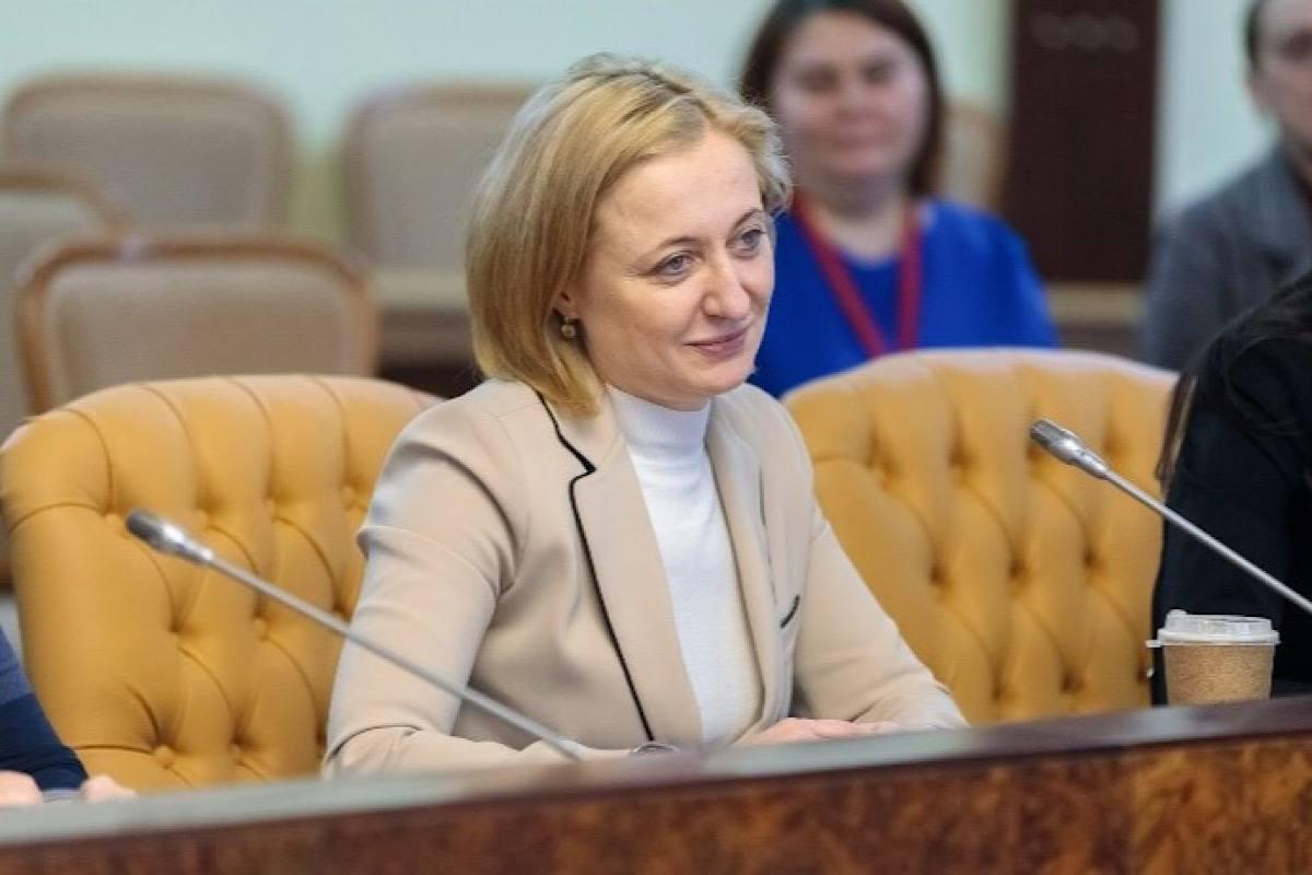 Замдиректора депимущества ХМАО приняла решение об отставке