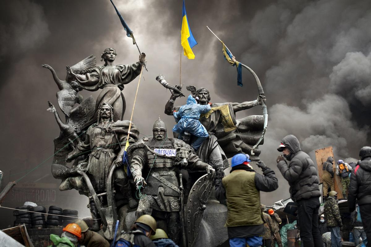Где третий Майдан: Почему украинцы не свергают Зеленского?