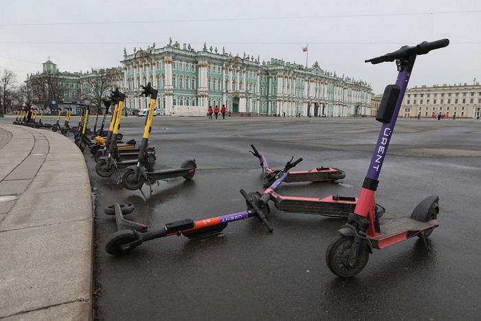 Ограничение кикшеринга в Петербурге не защитит пешеходов от самокатного «произвола»