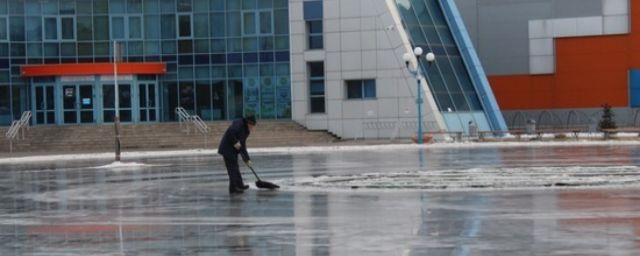 В столице Хакасии начали заливать ледовые катки