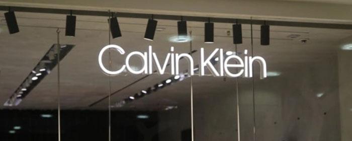 Компания PVH, владеющая брендами Calvin Klein и Tommy Hilfiger, ушла из России