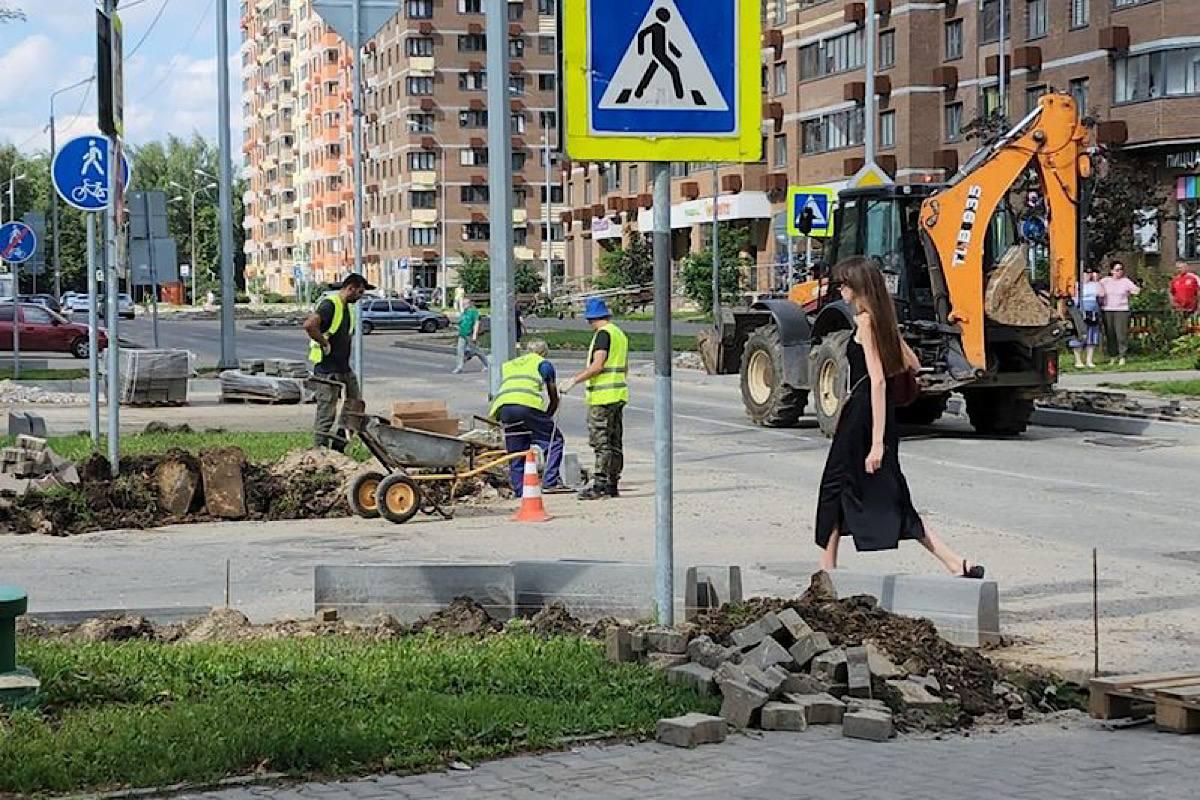 Улица Просвещения станет лучше: реконструкцию дороги в городском округе Пушкинский завершат к юбилею города