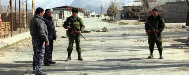 На киргизско-таджикской границе из ружья выстрелили в пограничника