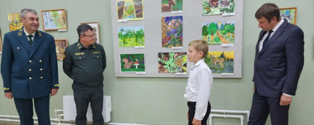 В Пушкине открылась выставка детских работ, посвященных лесу