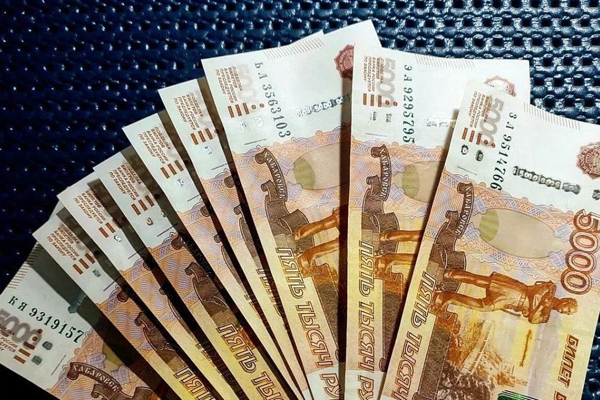 Мошенники выманили более 400 тысяч рублей у руководителя отдела банка в Мордовии