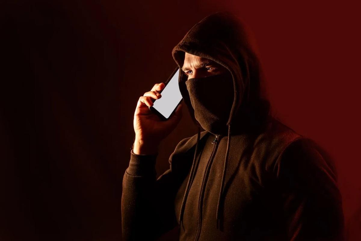 Бывший профессор МГУ покончил с собой после обмана мошенников