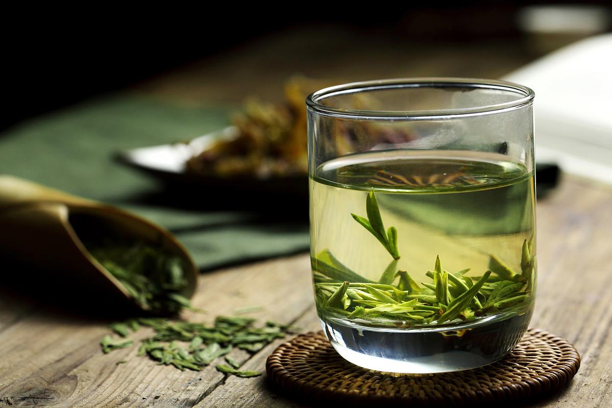 Врач Мосли: Зелёный чай сжигает висцеральный жир на животе и помогает снизить вес
