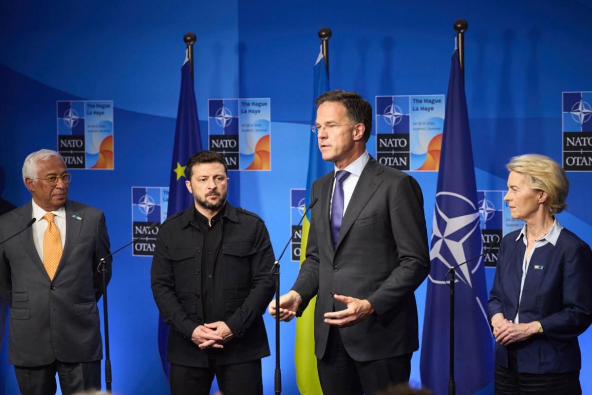 Морковка для осла. На саммите НАТО снова говорили о расширении. Что пообещали киевскому режиму?