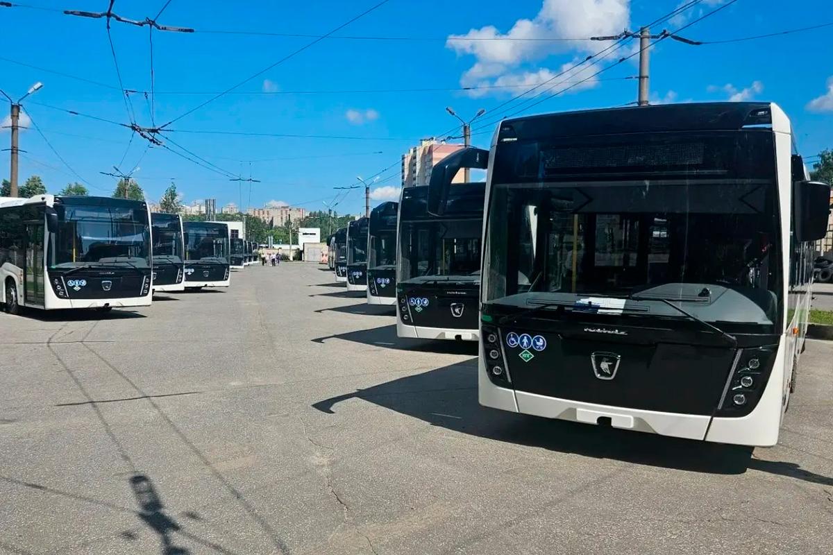 Олег Николаев: В Чувашию до 1 декабря поступят еще 16 автобусов большого класса в рамках нацпроекта