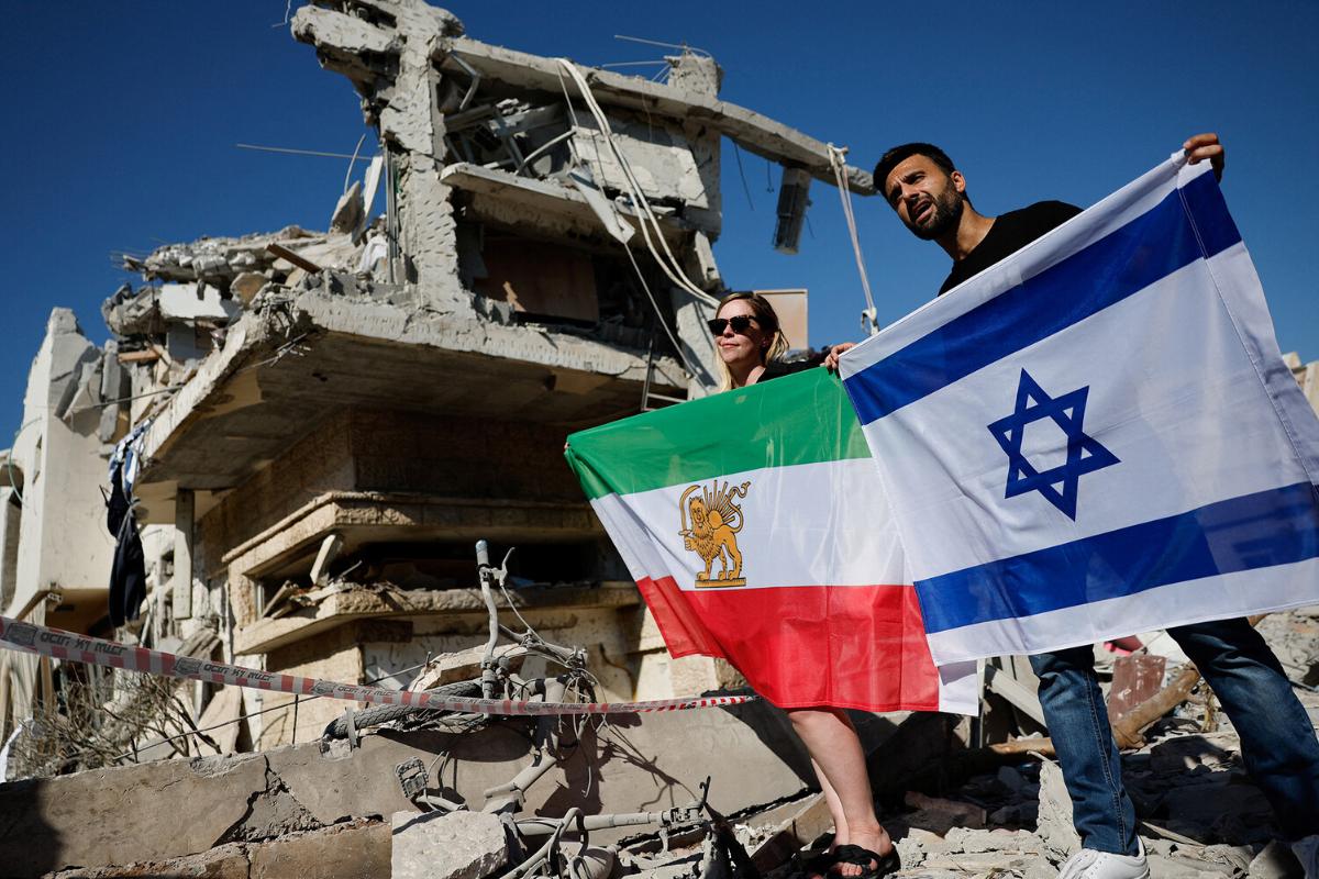 Затишье перед «бурей в пустыне»? Иранцы празднуют большую «победу» маленькой войны. Но что дальше?