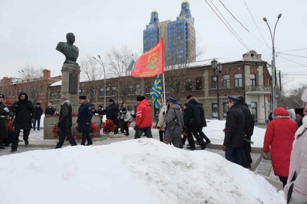 В Новосибирске провели памятное мероприятие в честь летчика Александра Покрышкина