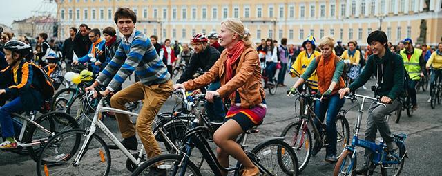 В честь дня города в Петербурге провели велопарад