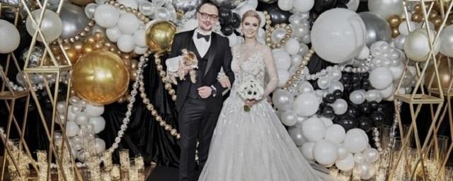 Лена Ленина вышла замуж в платье за 10 млн рублей