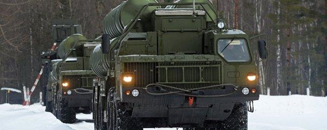 Российским военным передали второй в 2017 году полк ЗРС С-400