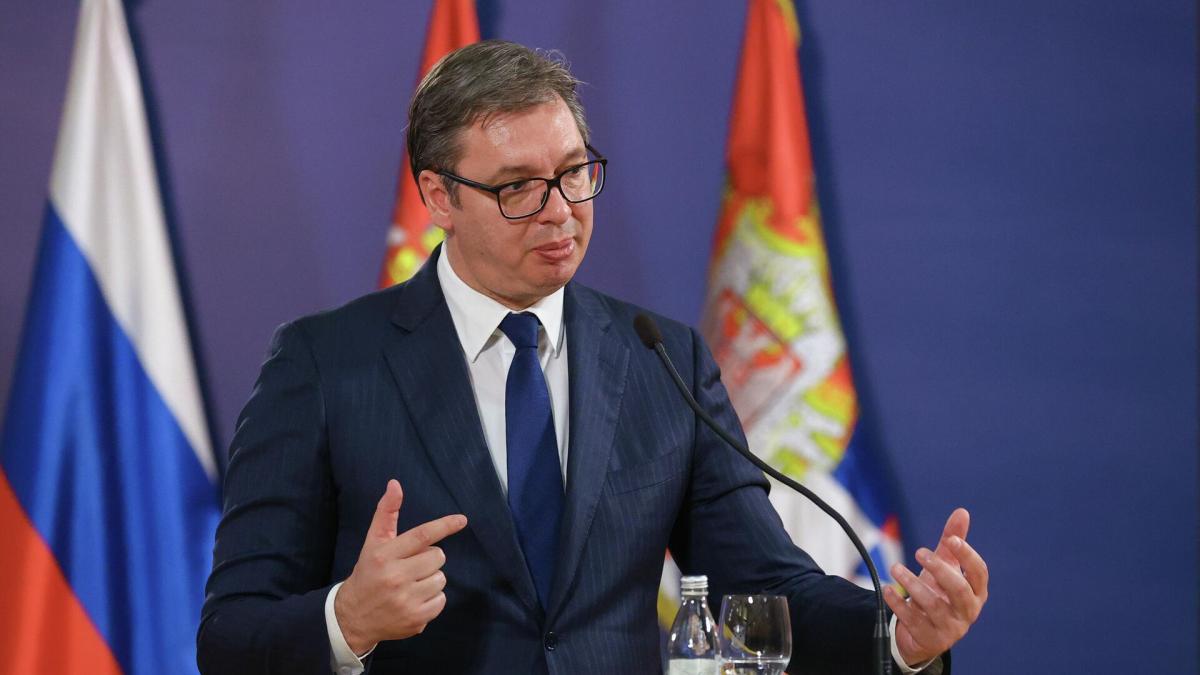 Президент Сербии Александар Вучич заявил о невозможности смены власти в стране насильственным путем