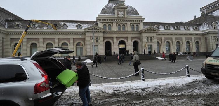 В Москве из-за угрозы взрыва с двух вокзалов эвакуировали 1000 человек