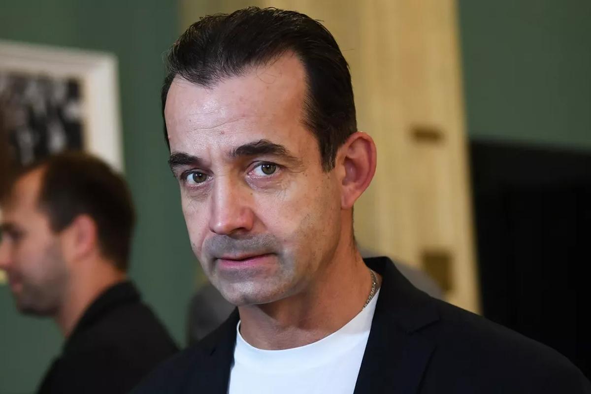 Активистка требует с Дмитрия Певцова 70 тысяч рублей из-за закрытия театра «Мел»