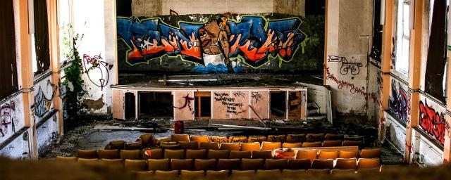 В Севастополе к концу года отремонтируют кинотеатр «Октябрь»