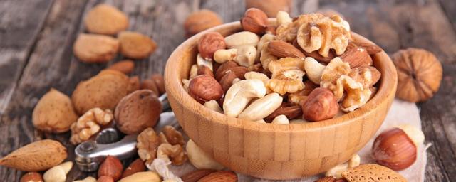 NaturalHealth365: употребление орехов благотворно влияет на здоровье человека