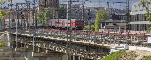 В Екатеринбурге встали поезда из-за аккумулятора курительного аппарата на рельсах