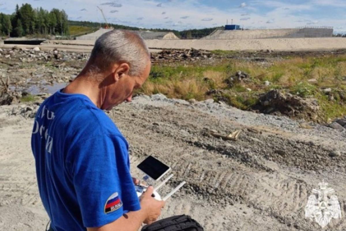 МЧС России возобновило поиск пропавших при прорыве дамбы в Карелии