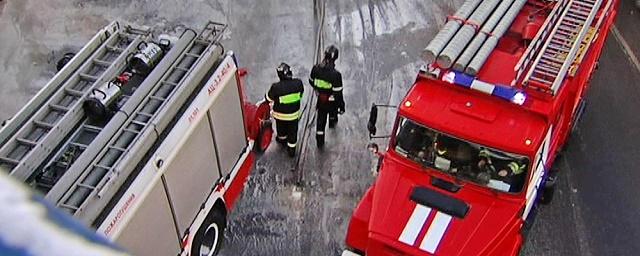 В Москве из пожара в многоэтажке спасли семерых человек
