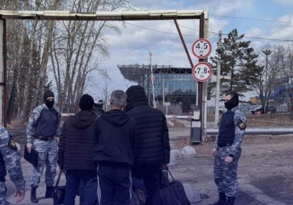 35 нелегальных мигрантов выселят из Амурской области после спецоперации «Мигрант»