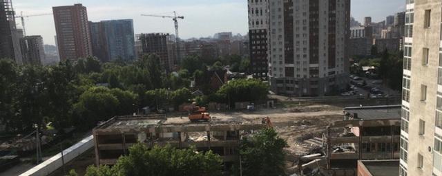 В Новосибирске снесли лицей № 185 для строительства новой школы