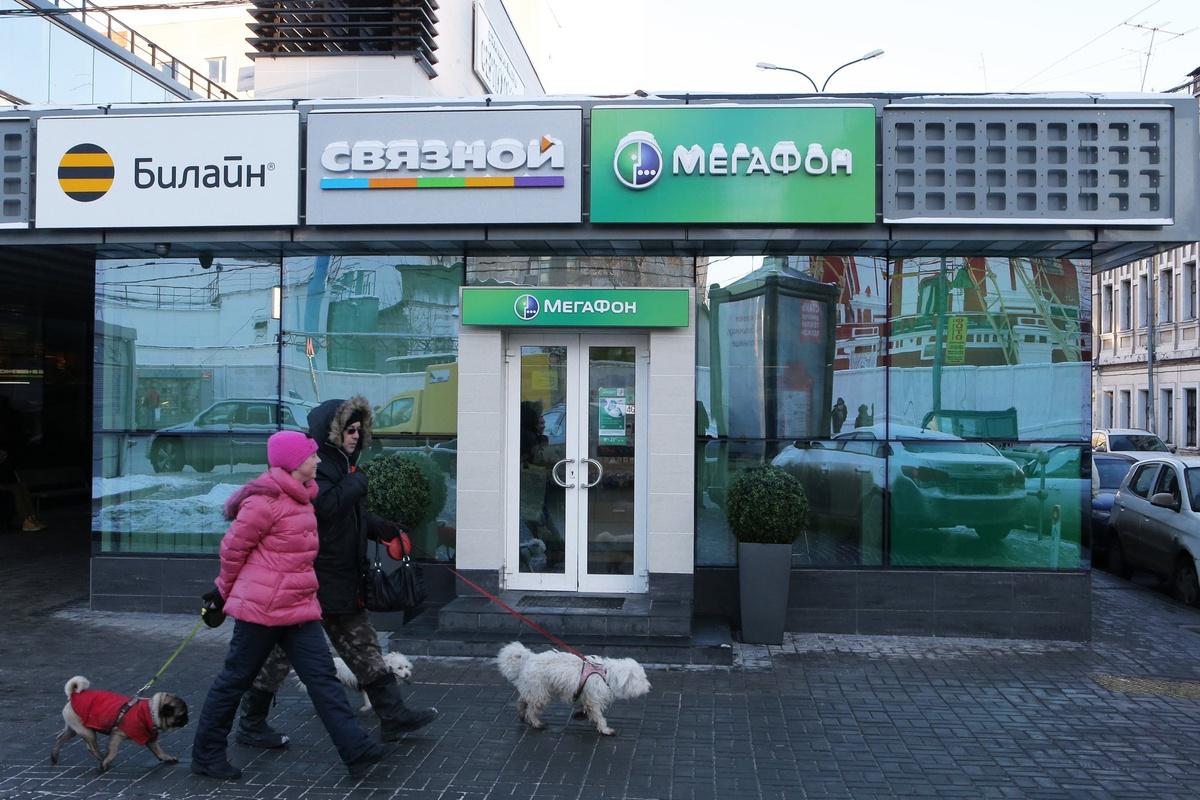 В Ленобласти задержана сотрудница салона связи, сотрудничавшая с мошенниками