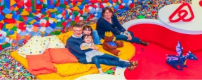 Шотландская семья поселилась в доме из LEGO