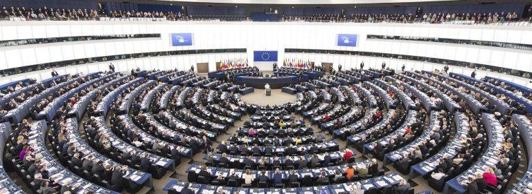 Европарламент одобрил механизм отмены «безвиза» для Украины и Грузии