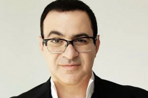 Невролог, КВНщик, беглец и семьянин: всё это про Гарика Мартиросяна. Куда исчез шоумен