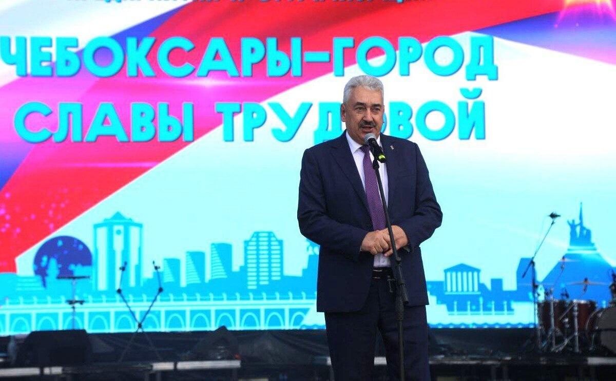 Председатель Госсовета Чувашии Леонид Черкесов поздравил жителей Чебоксар с Днем рождения города