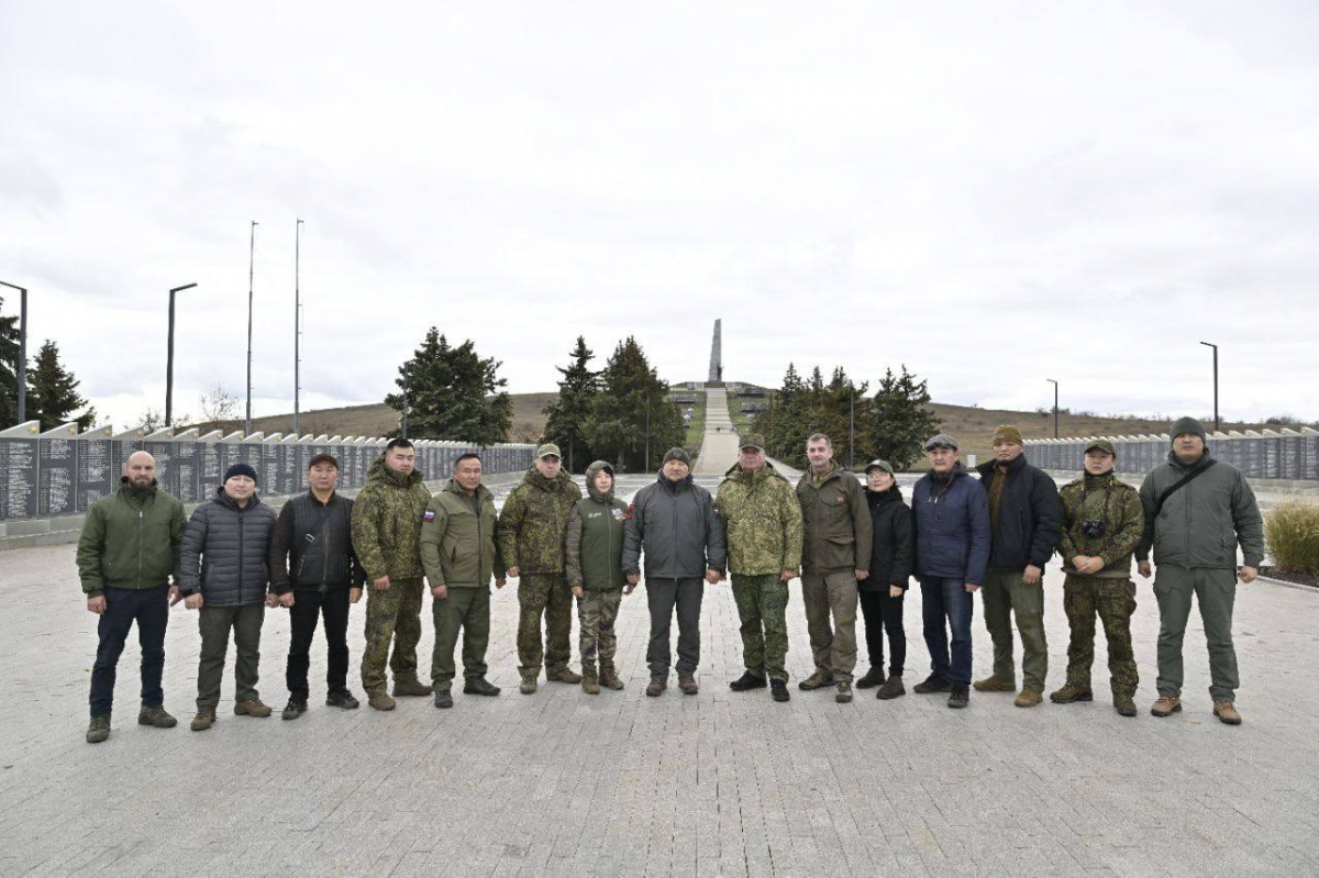 Глава Тувы Владислав Ховалыг посетил зону СВО: Главной наградой к 10-летию 55-й гвардейской бригады стал Орден Кутузова от Владимира Путина