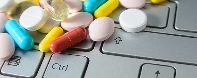 Госдума приняла закон об онлайн-продаже лекарств в условиях эпидемий