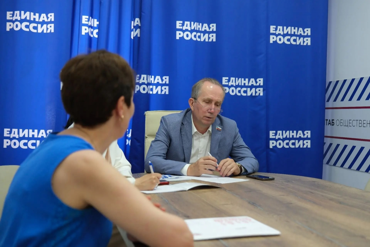 «Будем детально разбираться в ситуации»: спикер Гордумы Астрахани Игорь Седов взял на контроль обращения граждан, поступившие в ходе личного приема