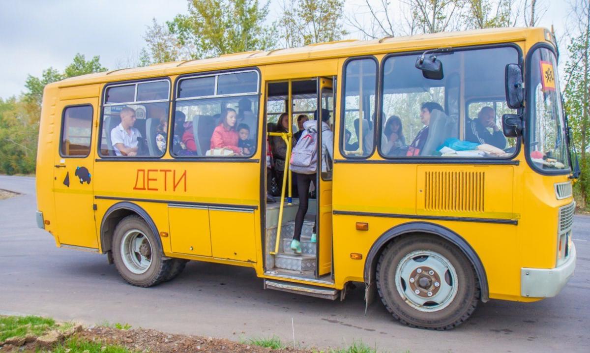 В Ростовской области КАМАЗ врезался в автобус с детьми‍