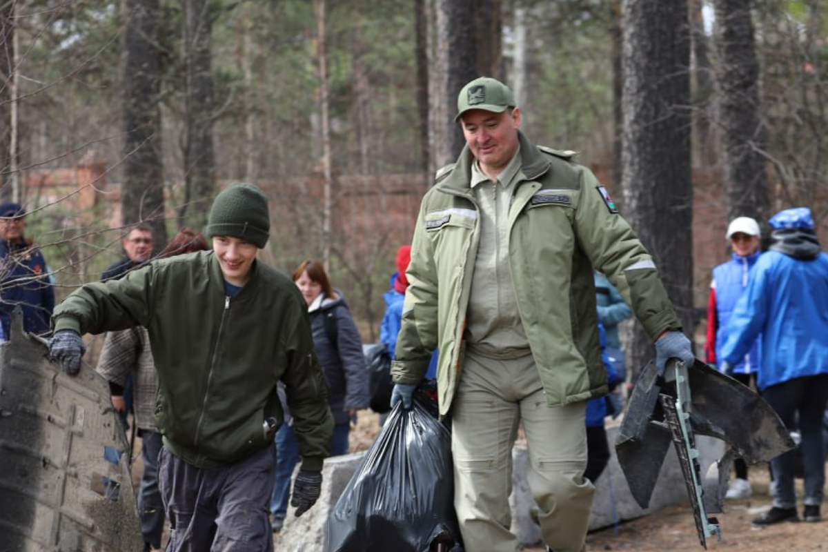 Мэр Иркутска Руслан Болотов пригласил жителей 27 сентября выйти на общегородской субботник