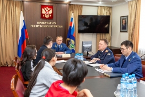 Прокурор Бурятии поручил ускорить расследование отравления едой