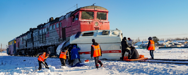 В Хабаровском крае человек погиб при столкновении поезда и машины скорой помощи
