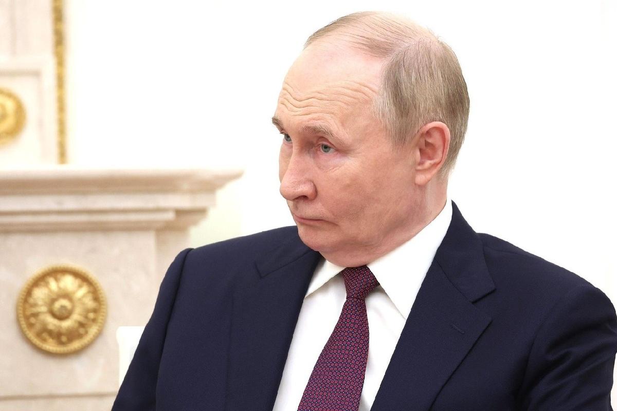 Путин вспомнил, как отказался встречаться с делегацией США из-за хамства пограничнику