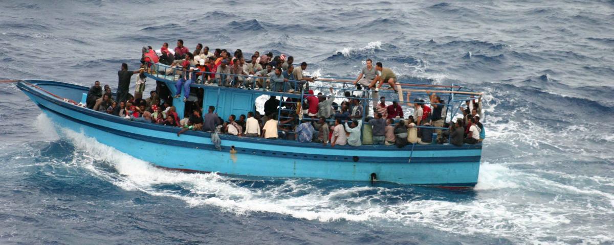 КМФ Марокко открыл огонь по судну с мигрантами в Средиземном море