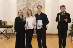 Инна Колыхматова вручила одаренным детям стипендии Администрации Петрозаводска