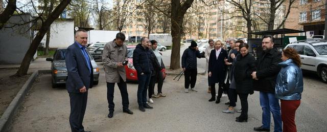 В Дмитрове проводится мониторинг запаркованности дворов МКД