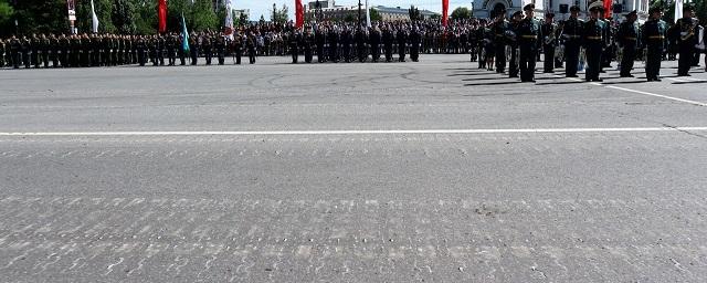 В Омске проверят испорченный танками асфальт