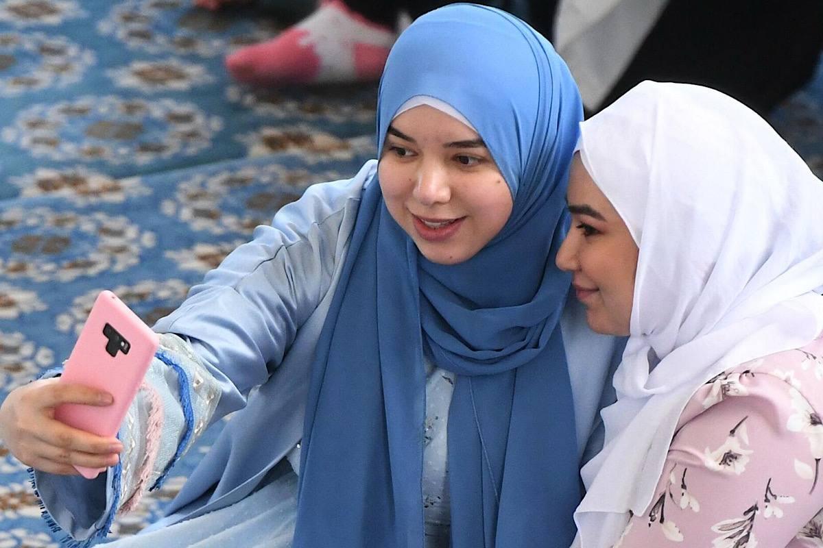 В Дагестане женщины в хиджабах устроили потасовку