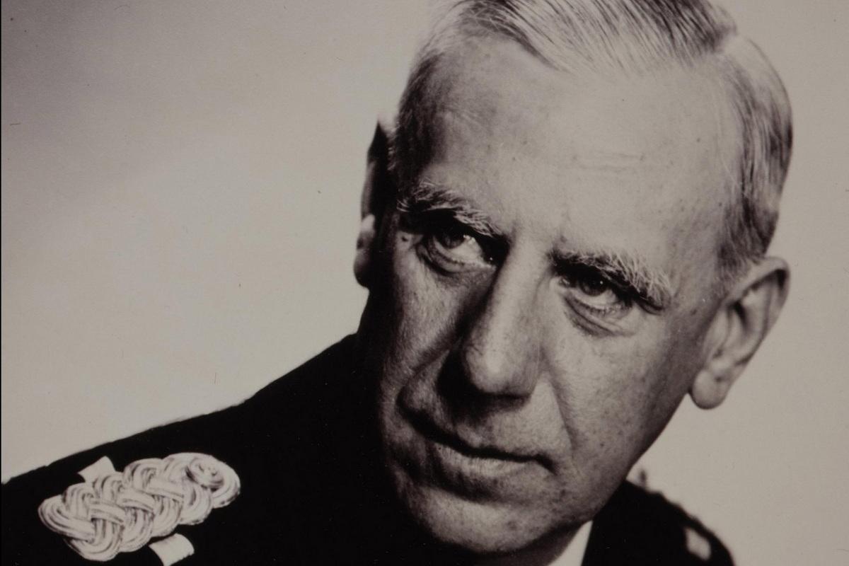 Вешали голым несколько раз. Как Гитлер казнил главу военной разведки Третьего рейха